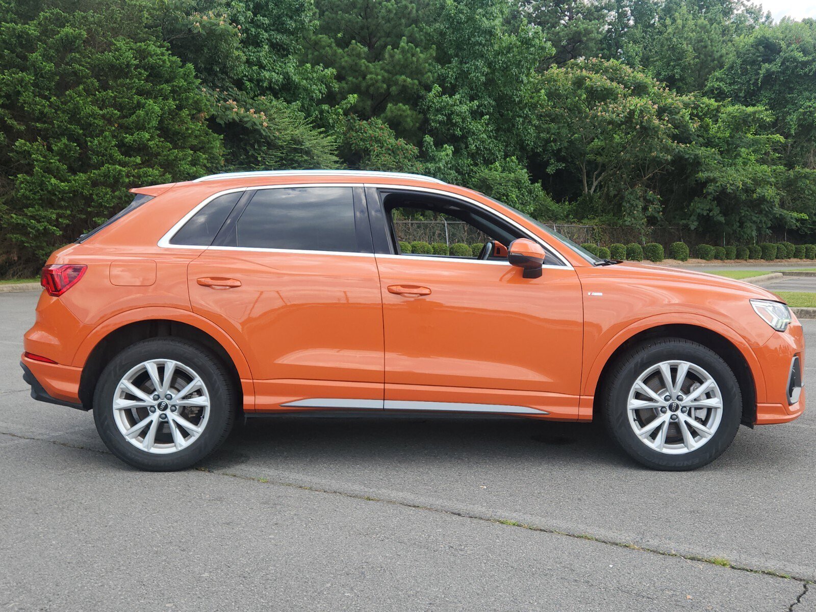 2024 Audi Q3 S line Premium 45 TFSI photo 2