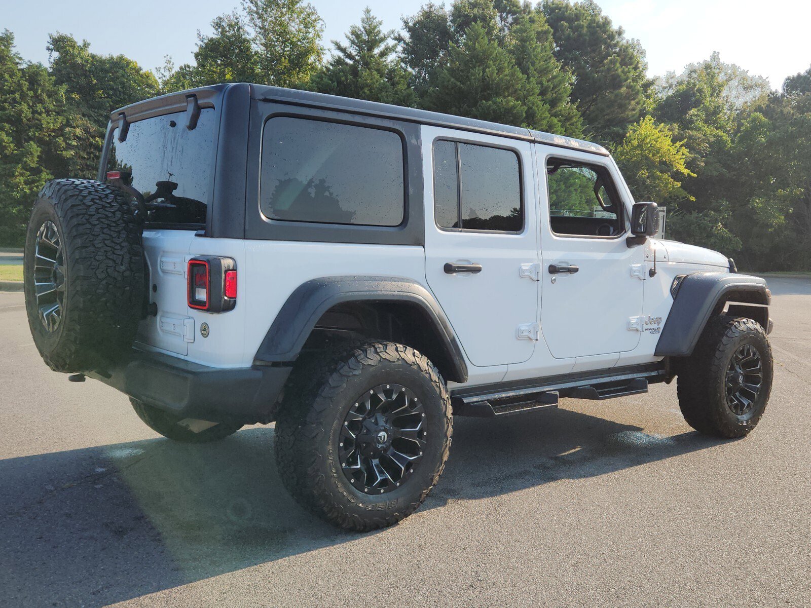 2018 Jeep Wrangler Unlimited Sport S photo 3