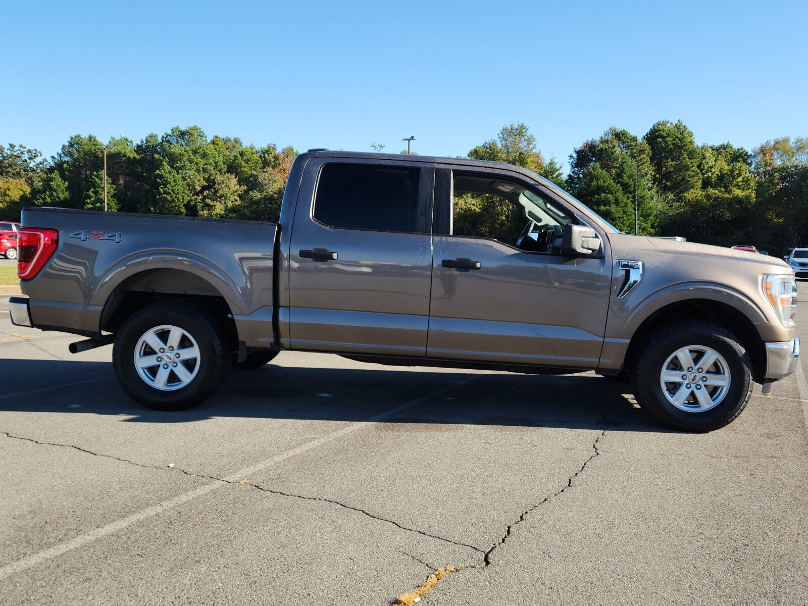 2022 Ford F-150 XLT photo 2