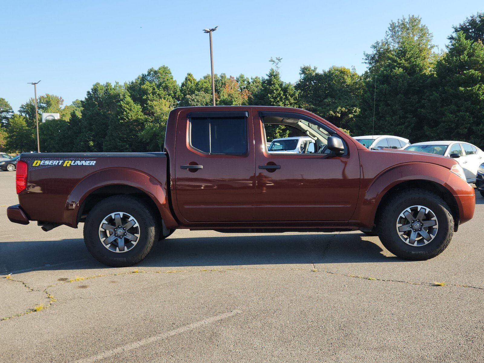 2017 Nissan Frontier Desert Runner photo 2