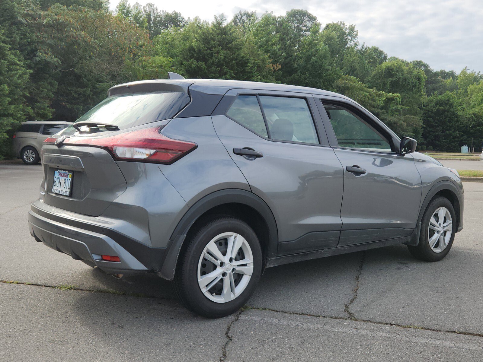 2025 Nissan Kicks Play S photo 3