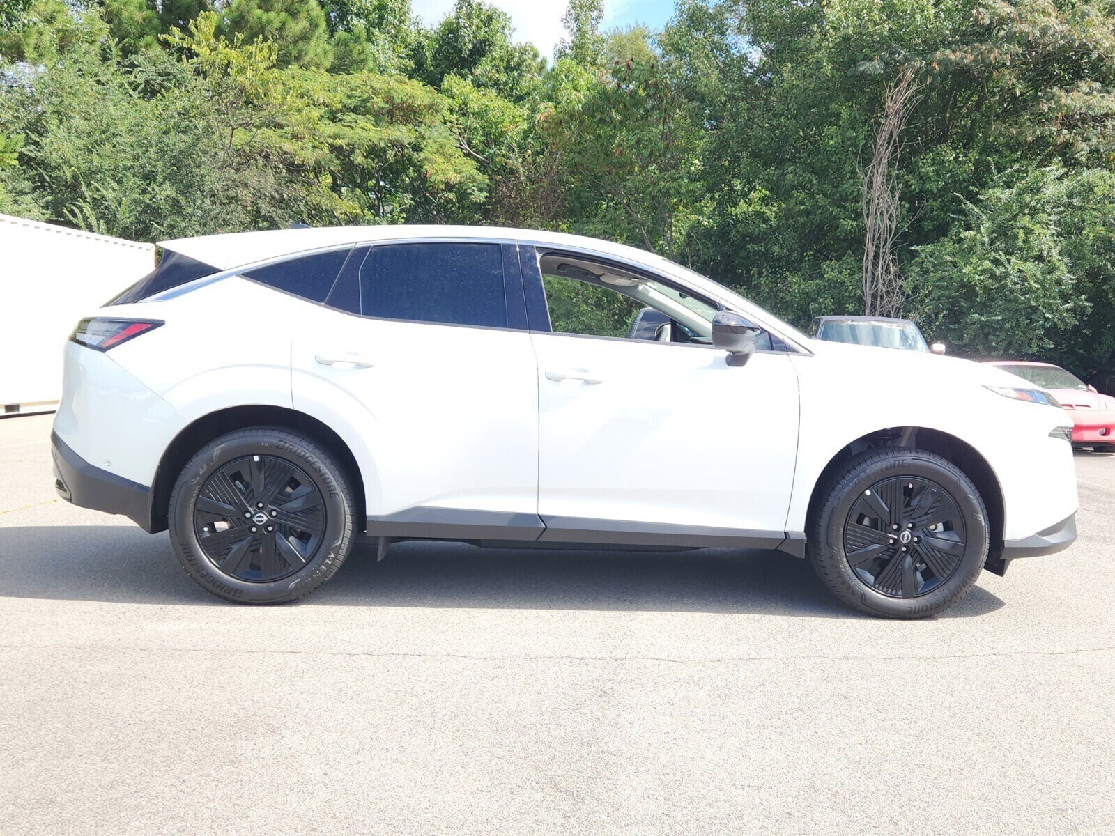 2025 Nissan Murano SV photo 2