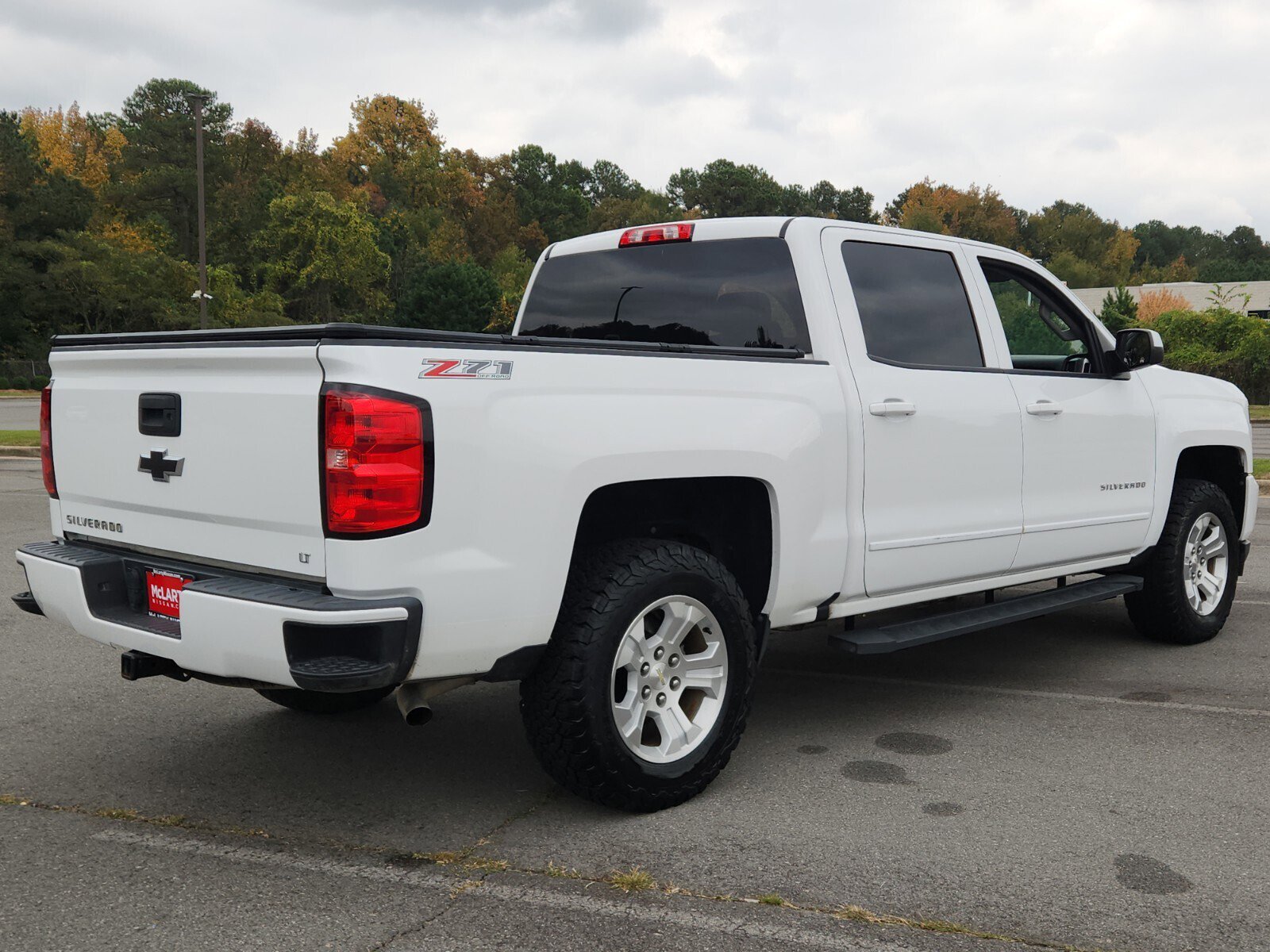 2017 Chevrolet Silverado 1500 LT photo 3