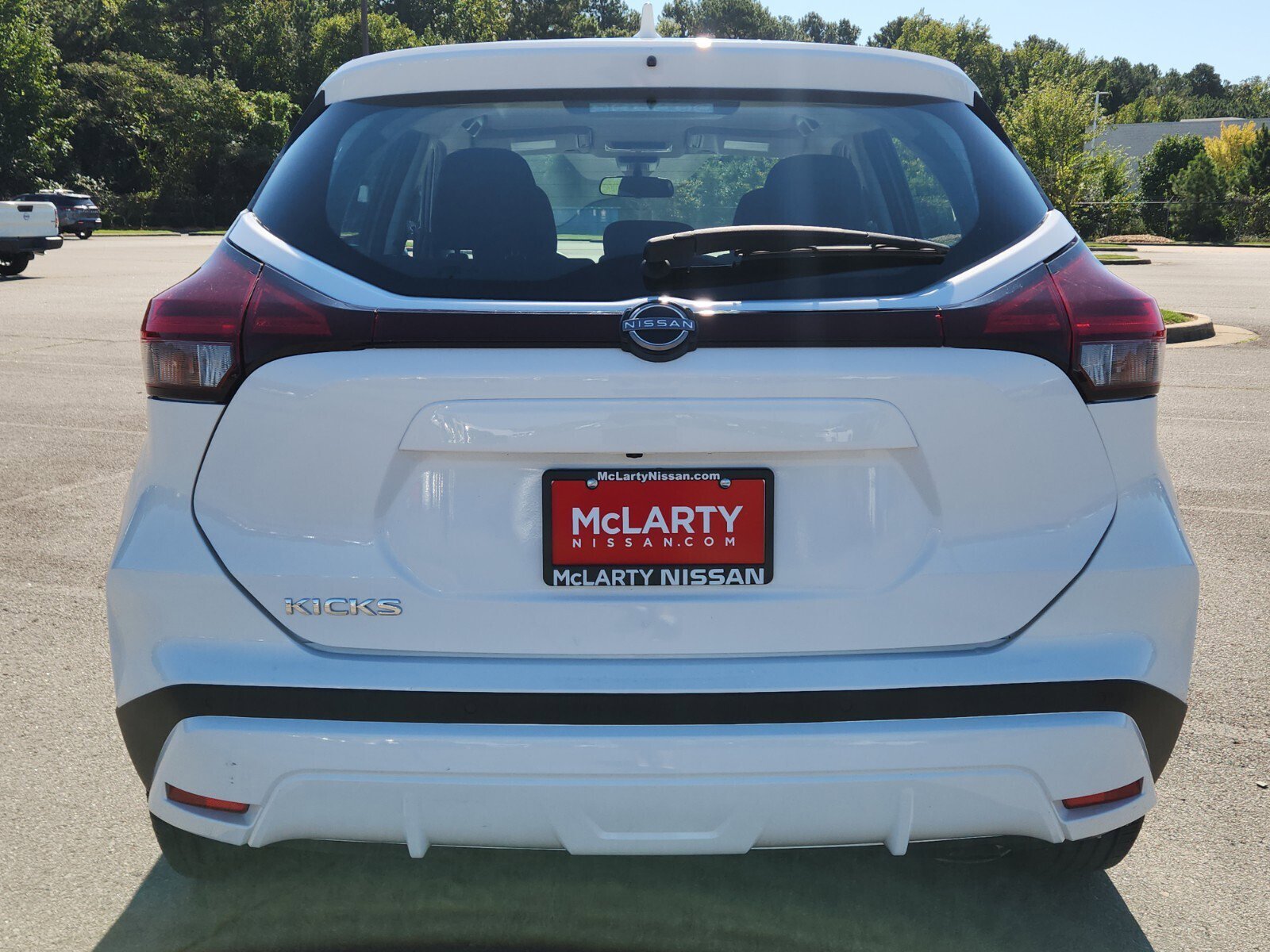 2023 Nissan Kicks S photo 3