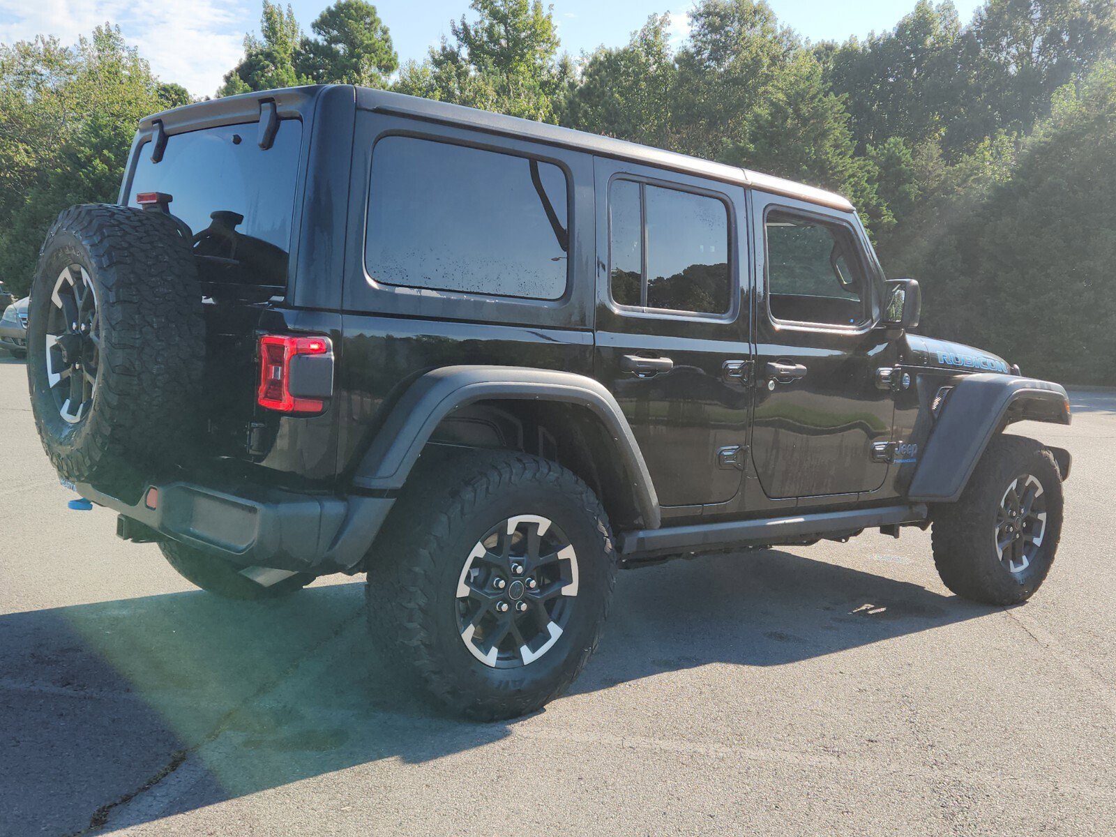 2024 Jeep Wrangler Rubicon 4xe photo 3