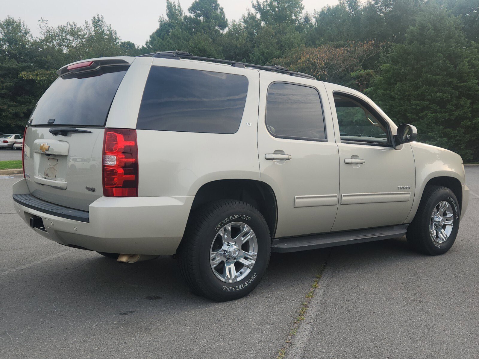 2014 Chevrolet Tahoe LT photo 3