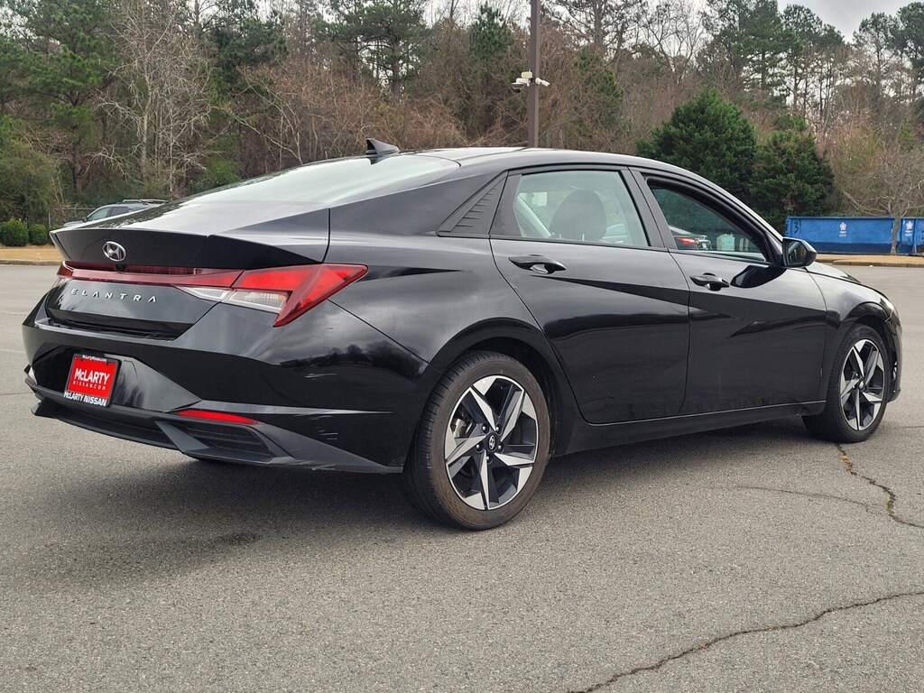 Used 2023 Hyundai Elantra SEL Sedan