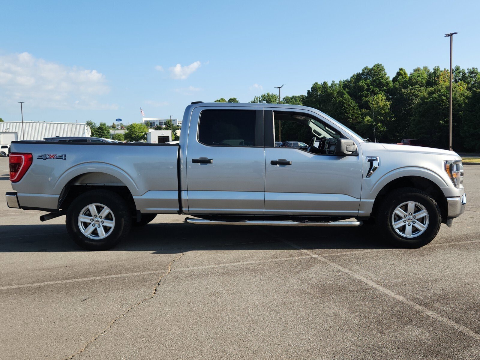 2023 Ford F-150 XLT photo 2