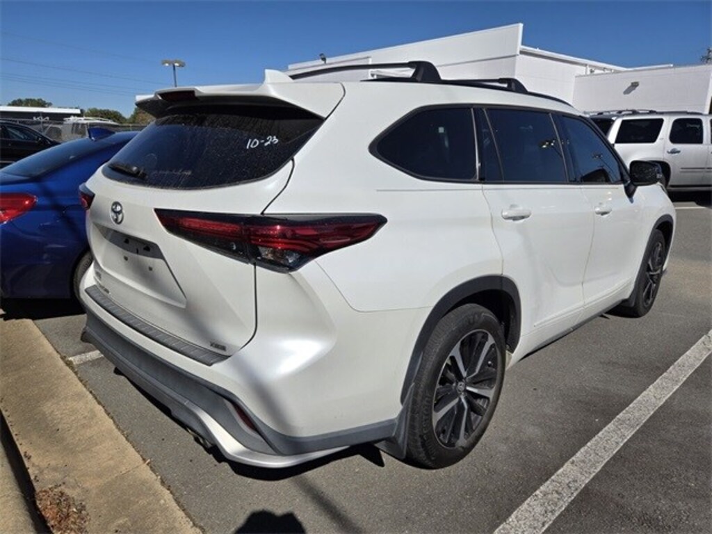 Used 2022 Toyota Highlander XSE SUV