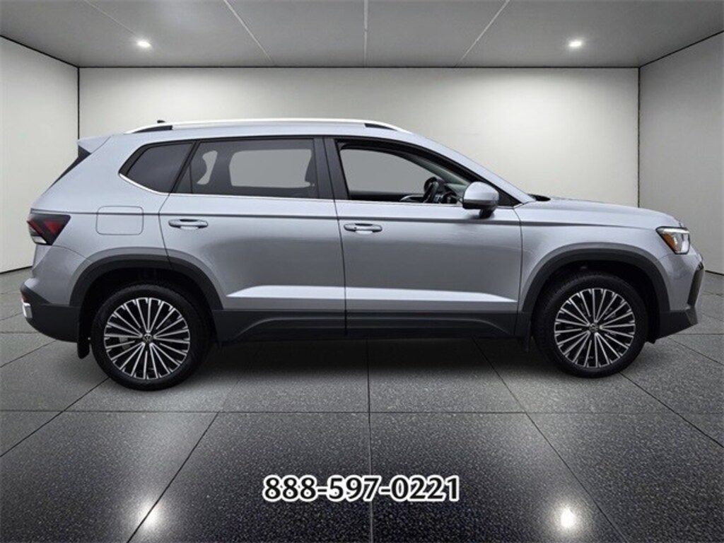Certified 2025 Volkswagen Taos 1.5T SE SUV