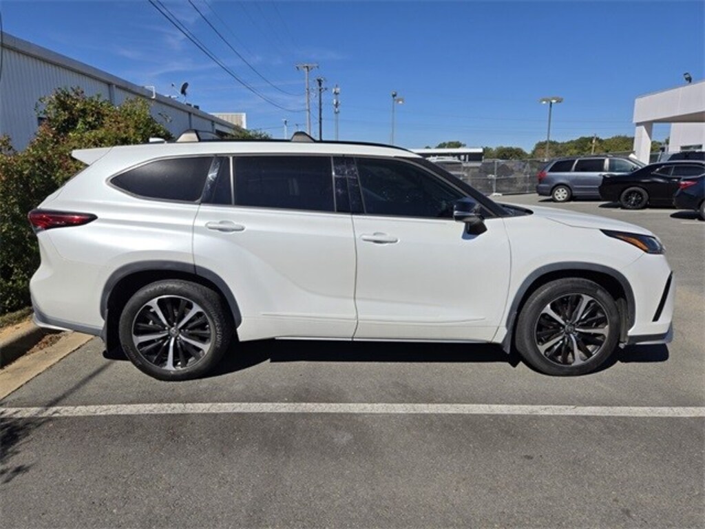 Used 2022 Toyota Highlander XSE SUV