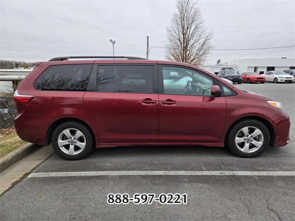 Used 2018 Toyota Sienna L 7 Passenger Van Passenger Van