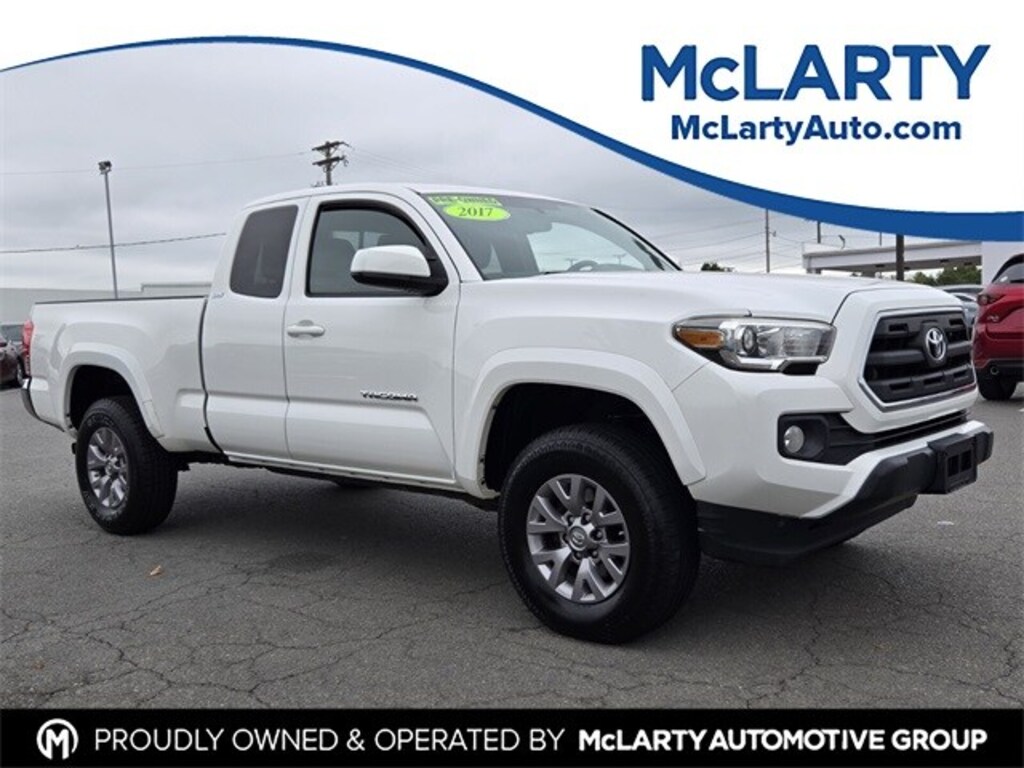 Used 2017 Toyota Tacoma  Truck Access Cab