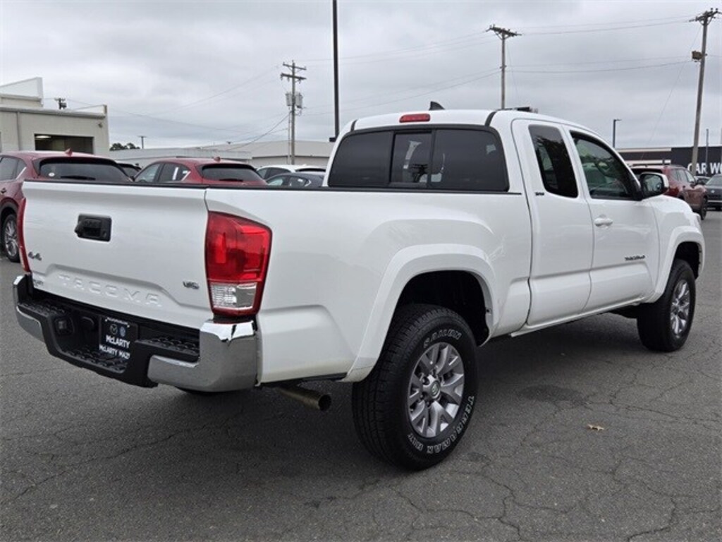 Used 2017 Toyota Tacoma  Truck Access Cab