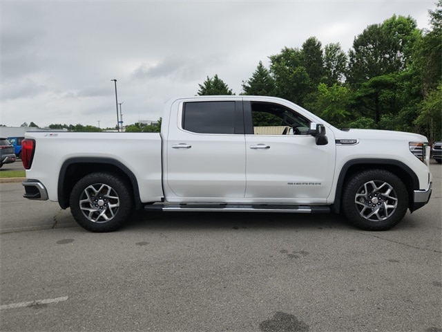 Used 2022 GMC Sierra 1500 SLT with VIN 3GTUUDED4NG590960 for sale in Little Rock