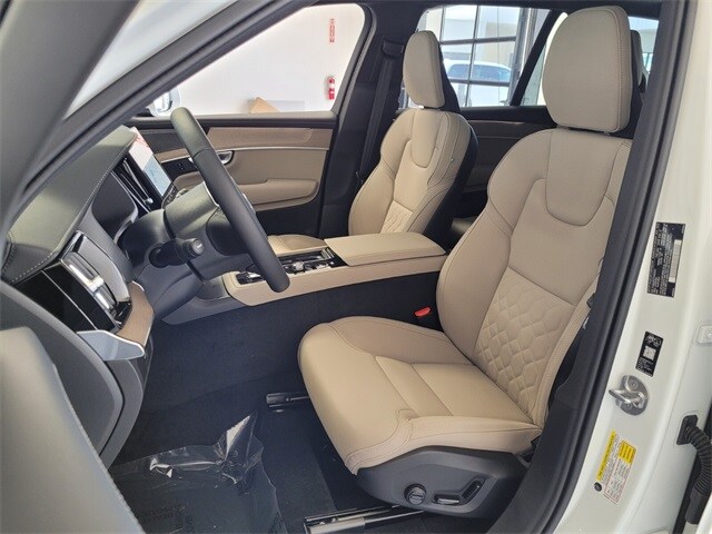 2026 Volvo XC90 Plus photo 4