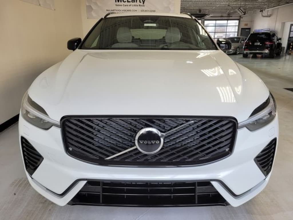 New 2026 Volvo XC60 B5 Core SUV