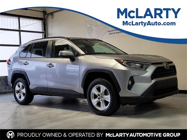 2021 Toyota RAV4 XLE's photo