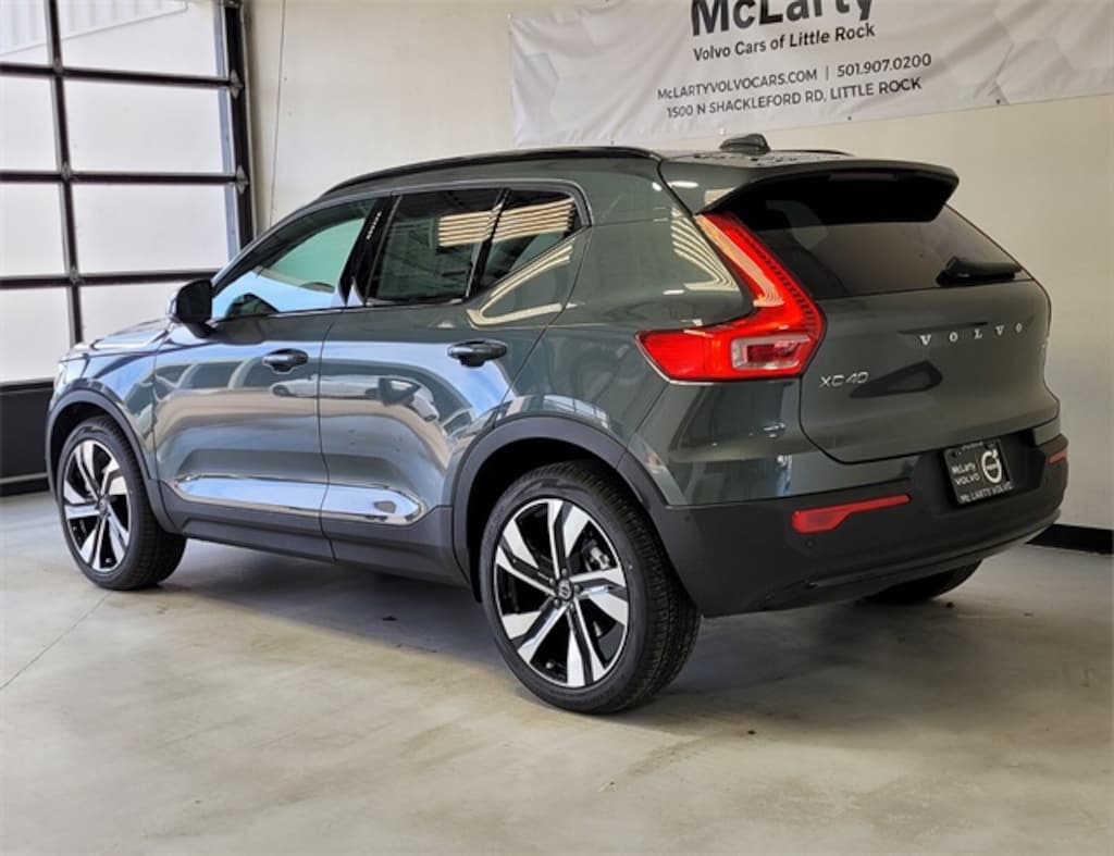 New 2026 Volvo XC40 B5 Ultra SUV