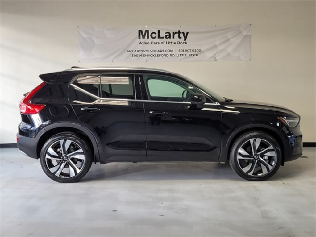 Certified 2025 Volvo XC40 B5 Plus Bright Theme SUV