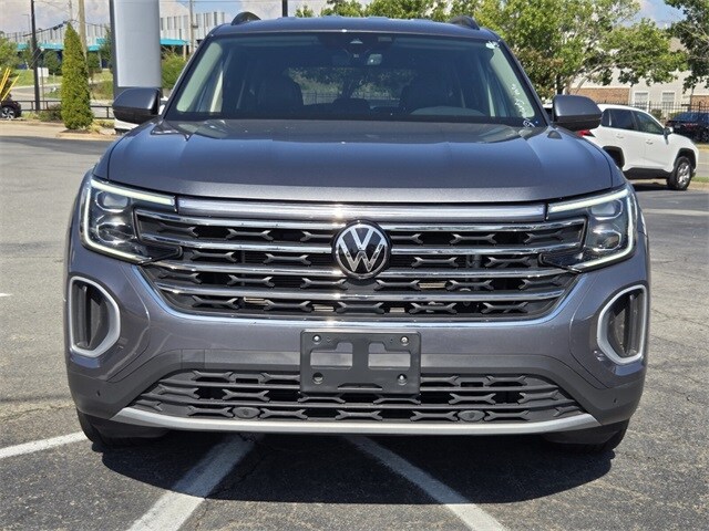 2024 Volkswagen Atlas SE Technology photo 2