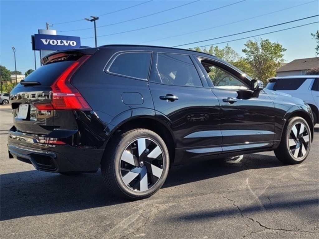 Used 2025 Volvo XC60 plug-in hybrid T8 Plus SUV