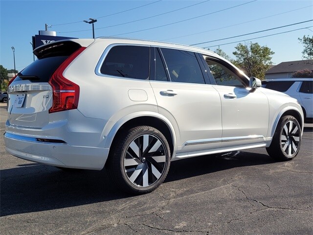 2025 Volvo XC90 T8 Plus photo 3
