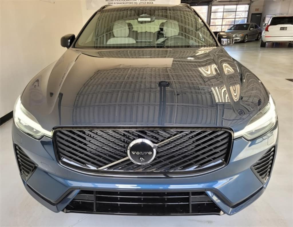 New 2026 Volvo XC60 B5 Plus SUV