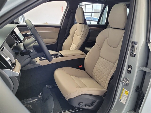 2026 Volvo XC90 Plus photo 4