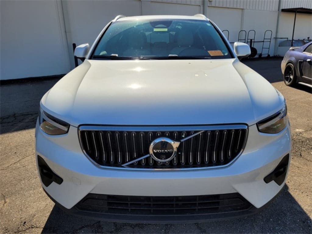 Certified 2024 Volvo XC40 B5 Ultimate Bright SUV
