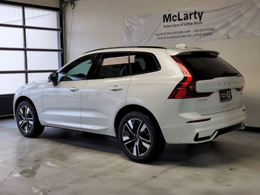 New 2026 Volvo XC60 B5 Core SUV