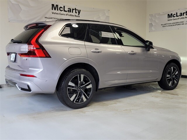 2026 Volvo XC60 B5 Plus photo 2