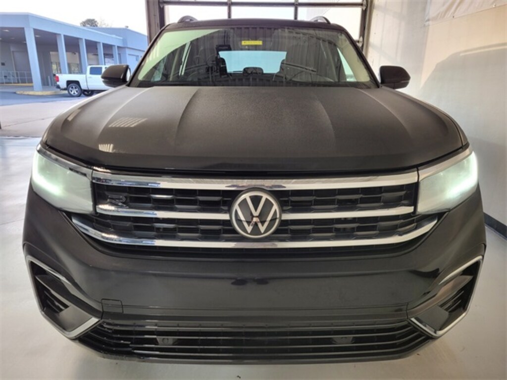 Used 2021 Volkswagen Atlas 3.6L V6 SE w/Technology R-Line SUV