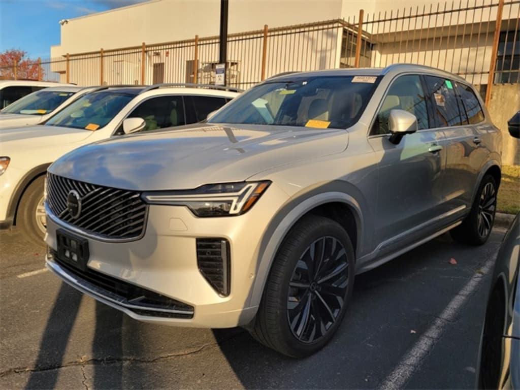 Certified 2025 Volvo XC90 B5 (2025.5) Plus 7-Seater SUV