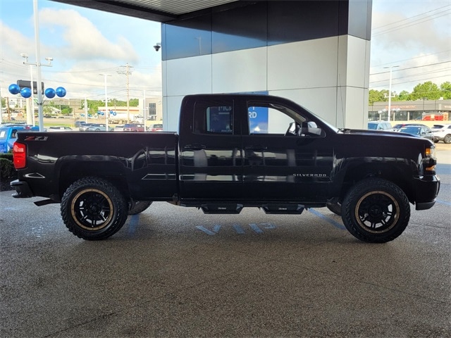 Used 2018 Chevrolet Silverado 1500 LT with VIN 1GCVKREC9JZ108458 for sale in Little Rock