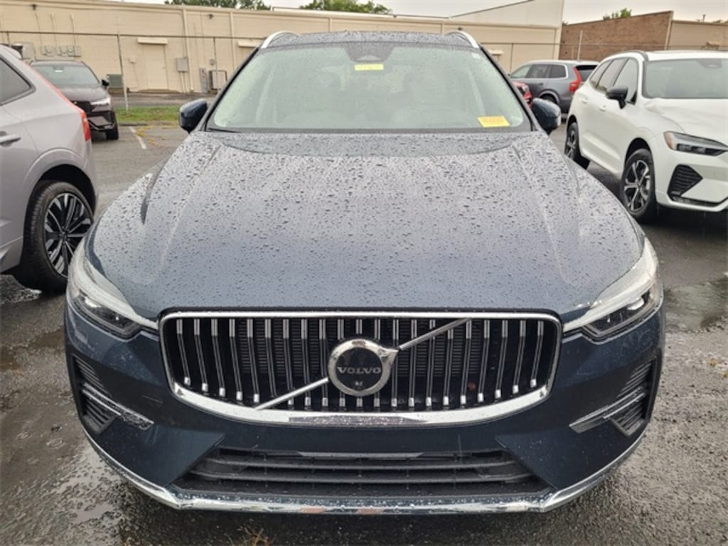 Certified 2022 Volvo XC60 Recharge Plug-In Hybrid eAWD Inscription SUV