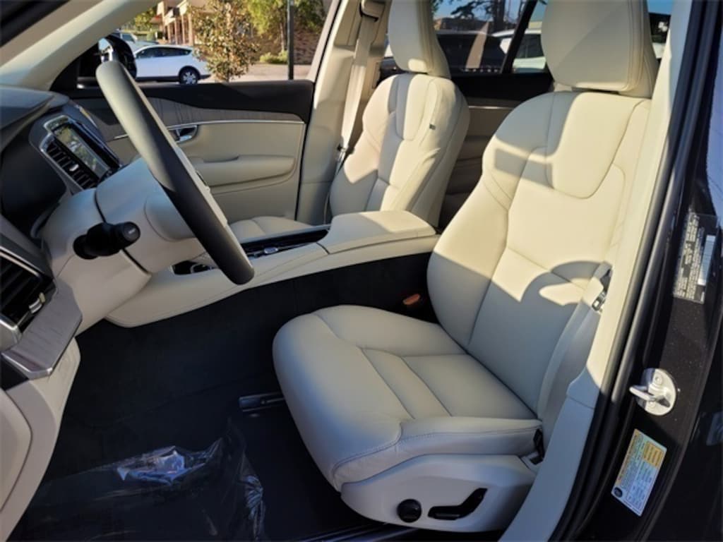 Certified 2025 Volvo XC90 plug-in hybrid T8 Plus 6-Seater SUV