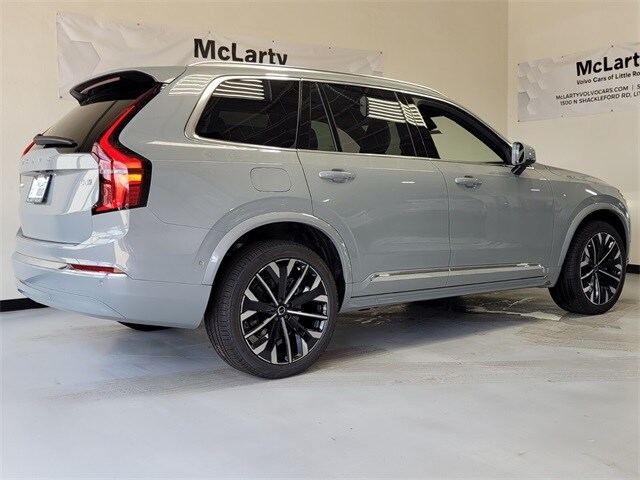 2026 Volvo XC90 Plus photo 3