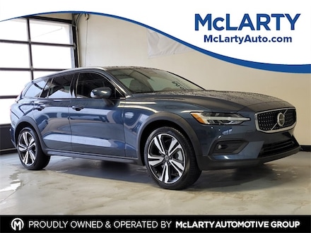 2026 Volvo V60 Cross Country B5 Plus Wagon