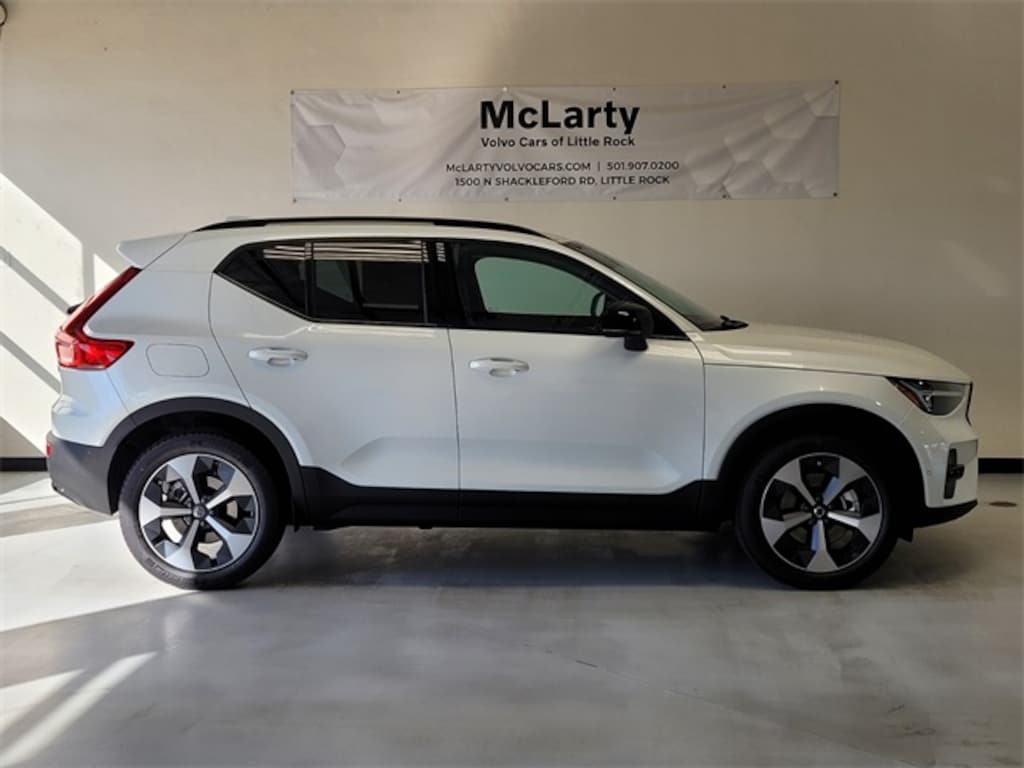 New 2026 Volvo XC40 B5 Plus SUV