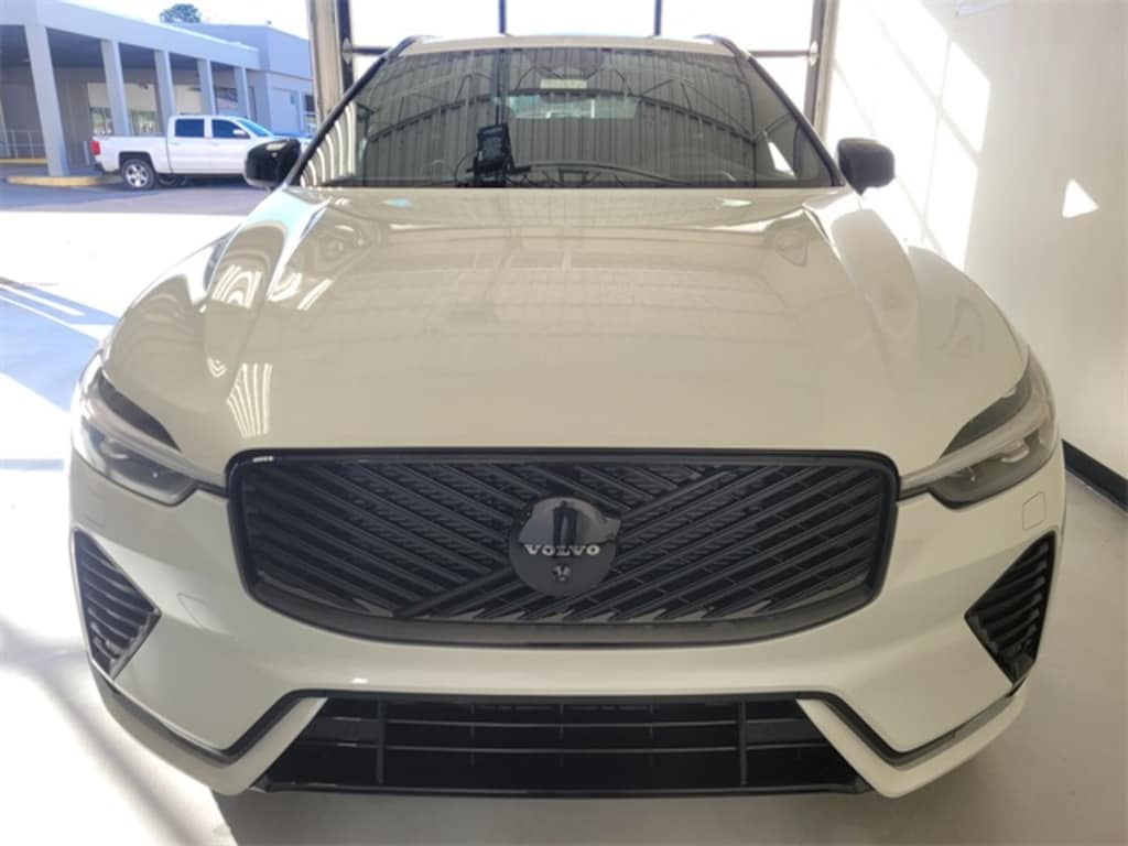 New 2026 Volvo XC60 B5 Ultra Black Edition SUV