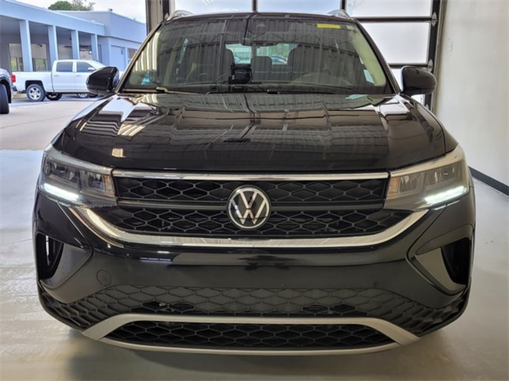 Used 2023 Volkswagen Taos 1.5T SE SUV