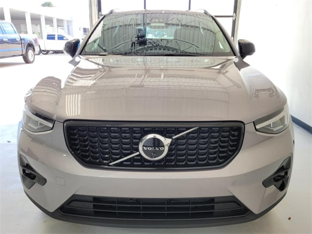 New 2026 Volvo XC40 B4 Plus SUV