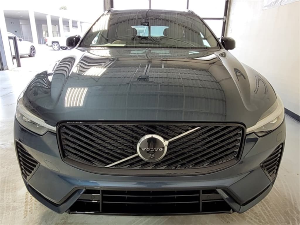 New 2026 Volvo XC60 B5 Plus SUV