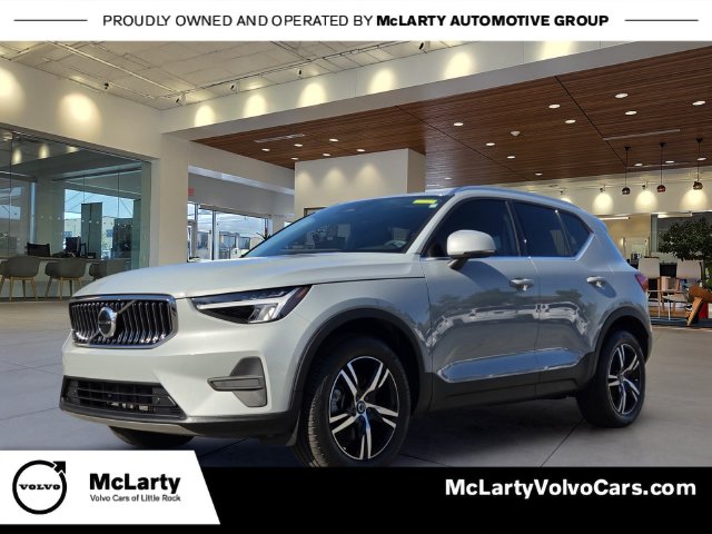 2025 Volvo XC40