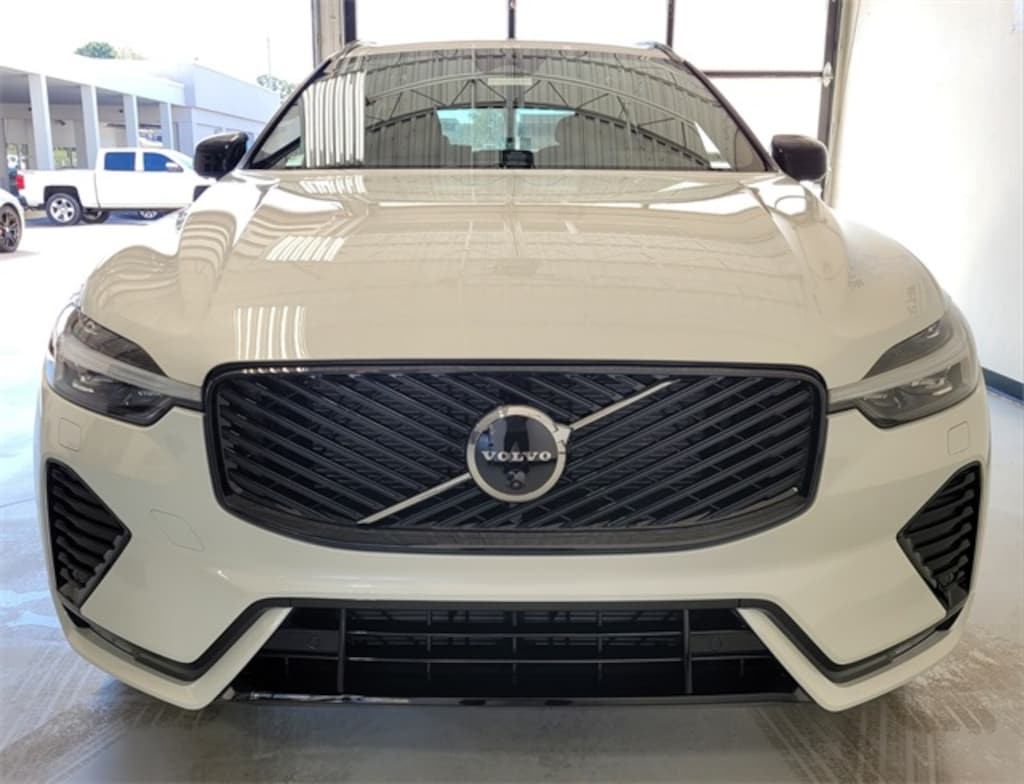 New 2026 Volvo XC60 B5 Plus SUV