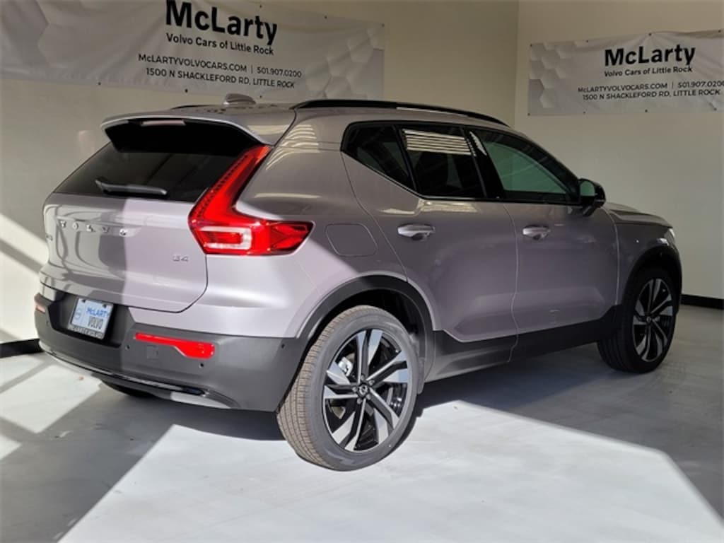 New 2026 Volvo XC40 B4 Plus SUV