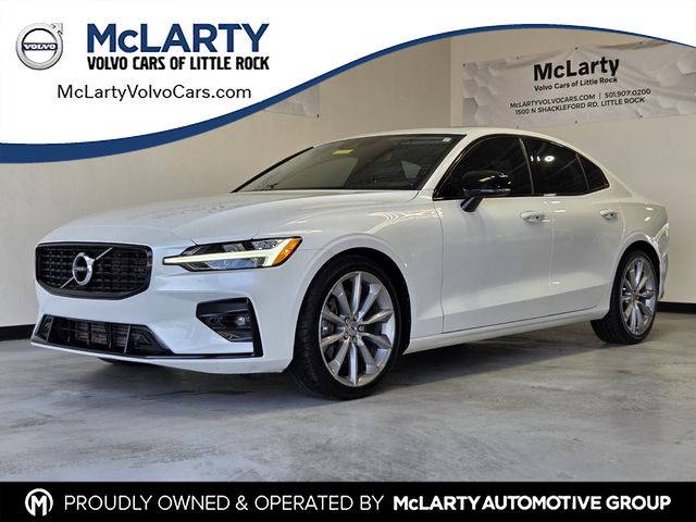 2021 Volvo S60 T5 Momentum's photo