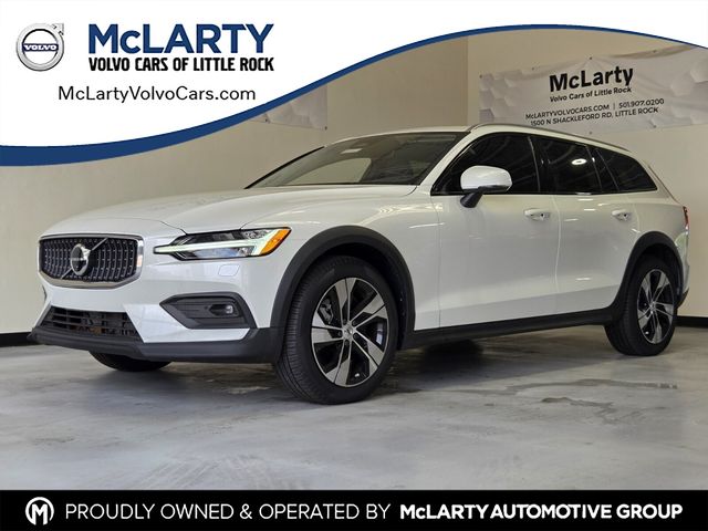 2026 Volvo V60 Cross Country B5 Plus AWD's photo