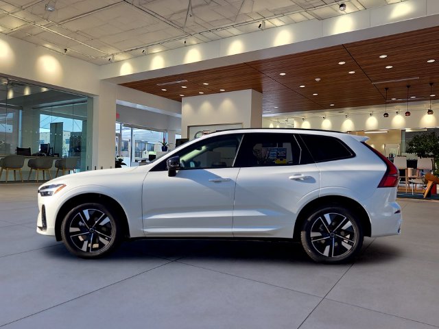 Used 2027 Volvo XC60 B5 Core SUV